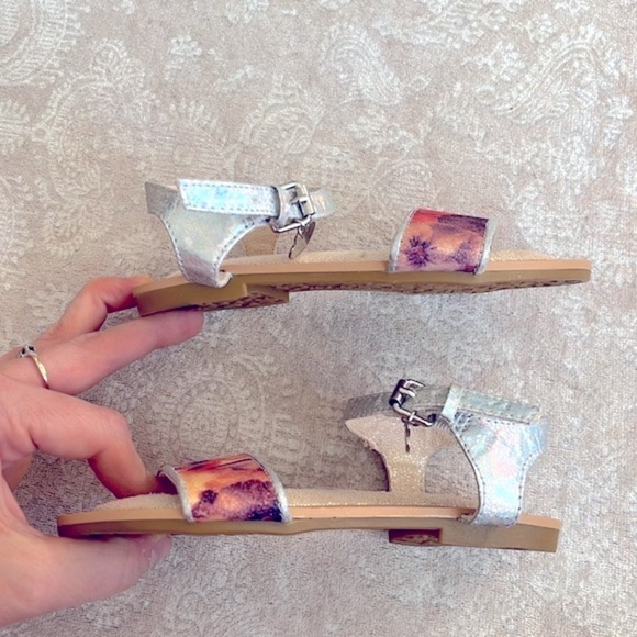 Brand New Stuart Weitzman Floral Metallic Iridescent Ankle Strap Sandals Heart - Picture 3 of 13
